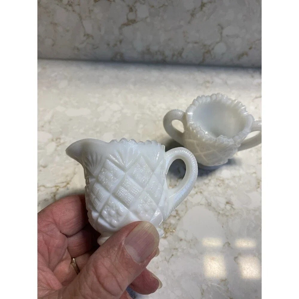 White Milk Glass Creamer & Sugar Set Quilted Handles Glossy Vintage Retro 2‑Piec